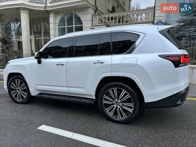 Белый Лексус ЛХ, объемом двигателя 3.45 л и пробегом 20 тыс. км за 127500 $, фото 4 на Automoto.ua