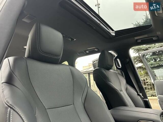 Белый Лексус ЛХ, объемом двигателя 3.35 л и пробегом 12 тыс. км за 120500 $, фото 69 на Automoto.ua