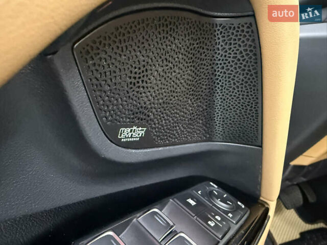 Белый Лексус ЛХ, объемом двигателя 3.35 л и пробегом 50 тыс. км за 114900 $, фото 28 на Automoto.ua