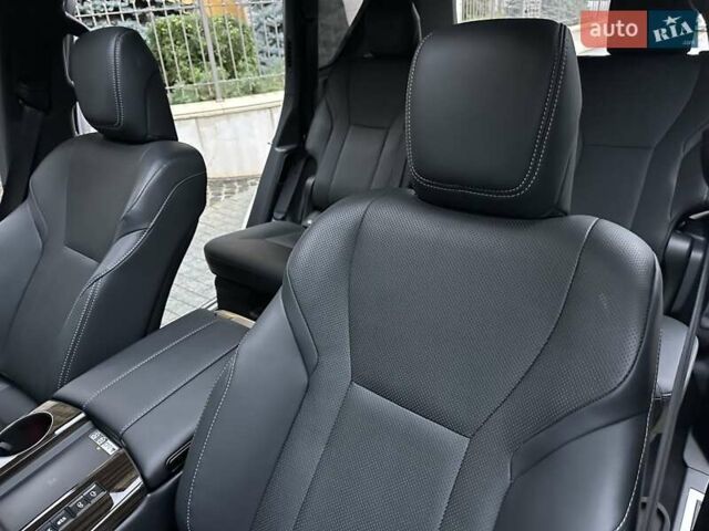 Белый Лексус ЛХ, объемом двигателя 3.45 л и пробегом 20 тыс. км за 127500 $, фото 70 на Automoto.ua