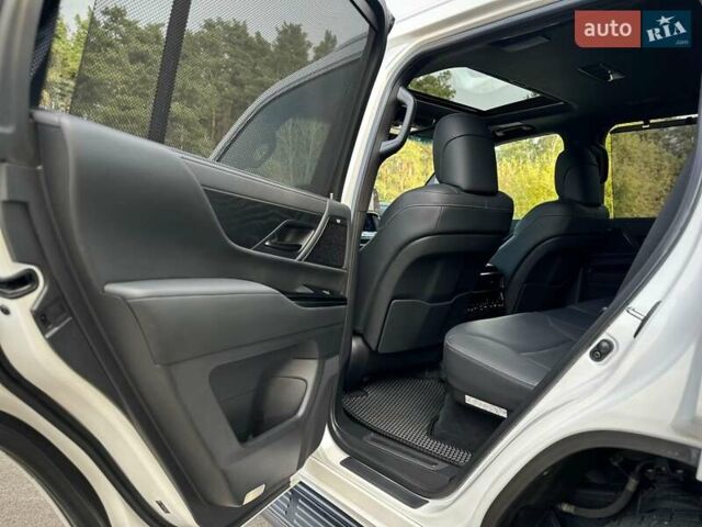 Білий Лексус ЛХ, об'ємом двигуна 3.35 л та пробігом 37 тис. км за 114900 $, фото 50 на Automoto.ua