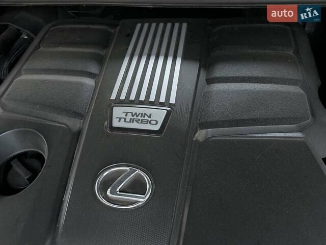 Белый Лексус ЛХ, объемом двигателя 3.45 л и пробегом 20 тыс. км за 127500 $, фото 87 на Automoto.ua