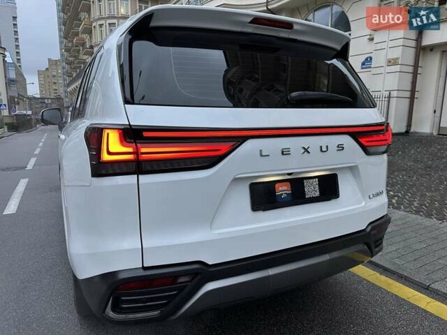 Белый Лексус ЛХ, объемом двигателя 3.45 л и пробегом 20 тыс. км за 127500 $, фото 6 на Automoto.ua