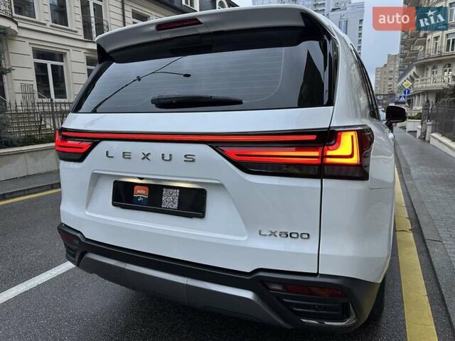 Белый Лексус ЛХ, объемом двигателя 3.45 л и пробегом 20 тыс. км за 127500 $, фото 8 на Automoto.ua