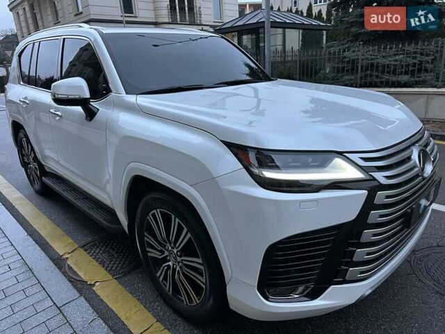 Белый Лексус ЛХ, объемом двигателя 3.45 л и пробегом 20 тыс. км за 127500 $, фото 107 на Automoto.ua