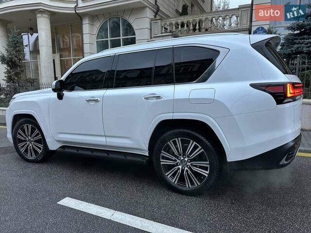 Белый Лексус ЛХ, объемом двигателя 3.45 л и пробегом 20 тыс. км за 127500 $, фото 93 на Automoto.ua