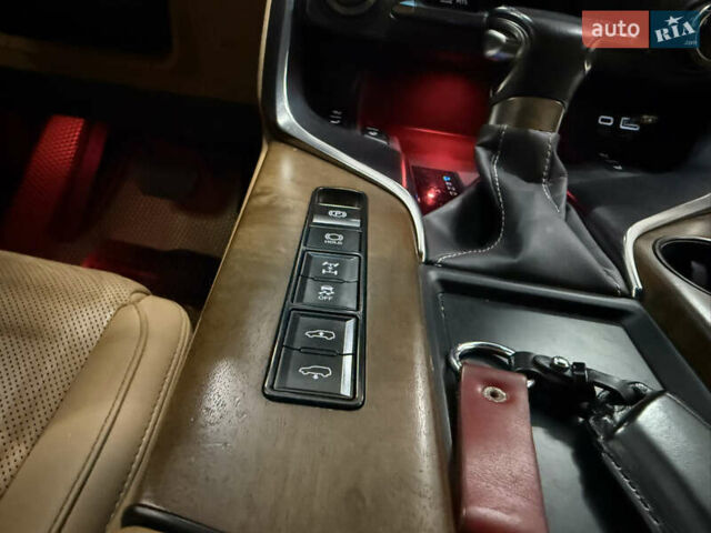 Белый Лексус ЛХ, объемом двигателя 3.35 л и пробегом 50 тыс. км за 114900 $, фото 14 на Automoto.ua