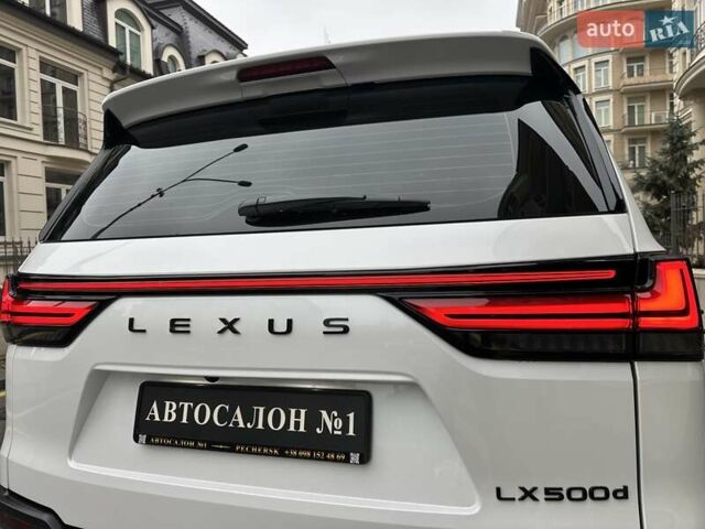 Белый Лексус ЛХ, объемом двигателя 3.35 л и пробегом 12 тыс. км за 120500 $, фото 31 на Automoto.ua