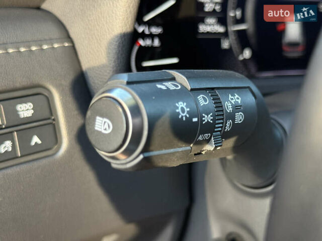 Лексус ЛХ 2022 у Києві на Automoto.ua Білий Лексус ЛХ, об'ємом двигуна 3.5 л та пробігом 33 тис. км за 113500 $, фото 44 на Automoto.ua