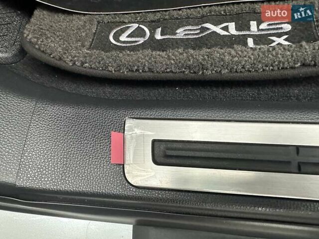 Белый Лексус ЛХ, объемом двигателя 3.35 л и пробегом 12 тыс. км за 120500 $, фото 39 на Automoto.ua