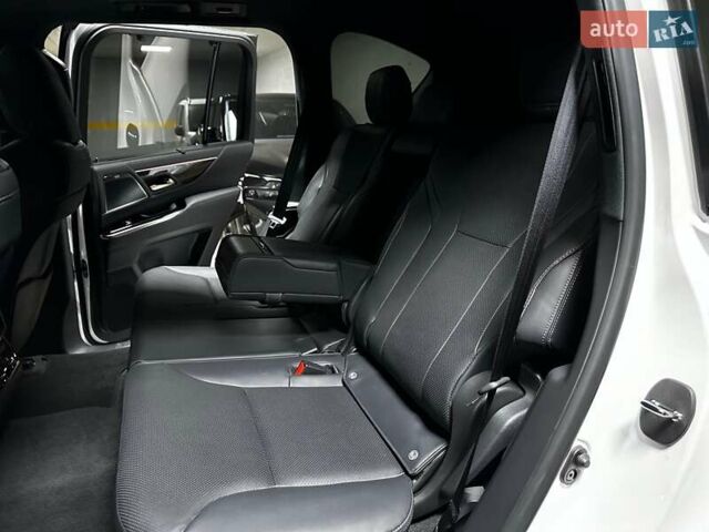 Лексус ЛХ 2022 в Киеве на Automoto.ua Белый Лексус ЛХ, объемом двигателя 3.45 л и пробегом 15 тыс. км за 117500 $, фото 59 на Automoto.ua