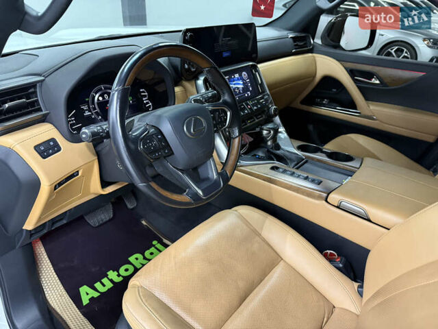Белый Лексус ЛХ, объемом двигателя 3.35 л и пробегом 50 тыс. км за 114900 $, фото 17 на Automoto.ua