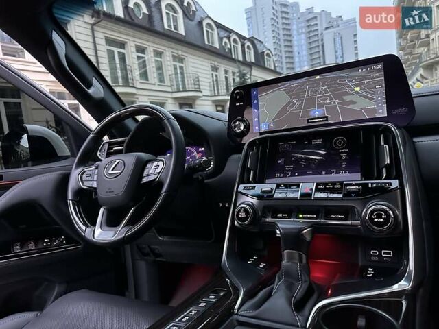 Белый Лексус ЛХ, объемом двигателя 3.45 л и пробегом 20 тыс. км за 127500 $, фото 62 на Automoto.ua