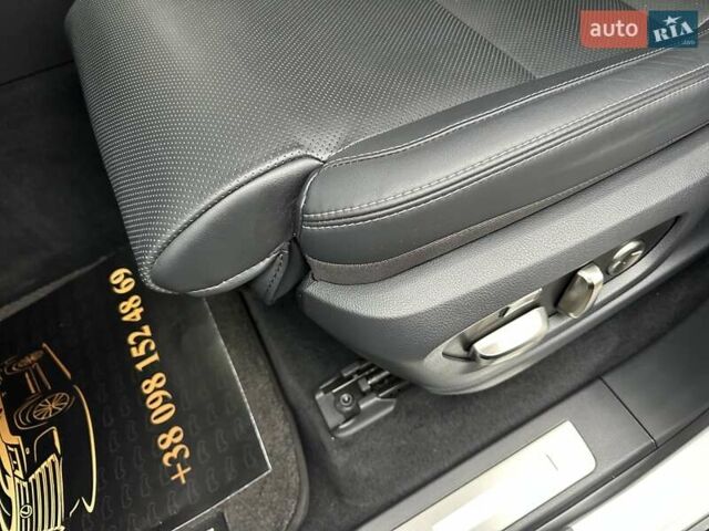 Белый Лексус ЛХ, объемом двигателя 3.35 л и пробегом 12 тыс. км за 120500 $, фото 40 на Automoto.ua