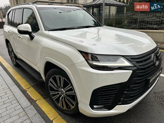 Белый Лексус ЛХ, объемом двигателя 3.35 л и пробегом 12 тыс. км за 120500 $, фото 19 на Automoto.ua