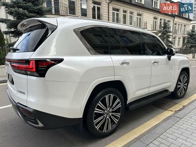 Білий Лексус ЛХ, об'ємом двигуна 3.45 л та пробігом 19 тис. км за 124900 $, фото 10 на Automoto.ua