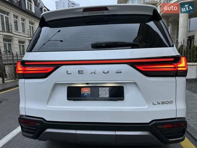 Белый Лексус ЛХ, объемом двигателя 3.45 л и пробегом 20 тыс. км за 127500 $, фото 7 на Automoto.ua