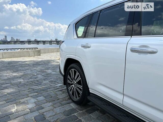 Лексус ЛХ 2022 в Киеве на Automoto.ua Белый Лексус ЛХ, объемом двигателя 3.45 л и пробегом 1 тыс. км за 124999 $, фото 37 на Automoto.ua