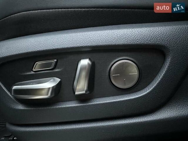 Белый Лексус ЛХ, объемом двигателя 3.45 л и пробегом 20 тыс. км за 127500 $, фото 57 на Automoto.ua