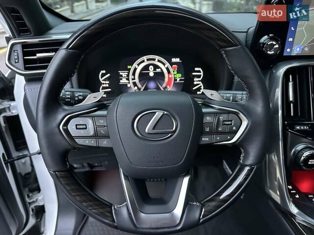 Белый Лексус ЛХ, объемом двигателя 3.45 л и пробегом 20 тыс. км за 127500 $, фото 36 на Automoto.ua