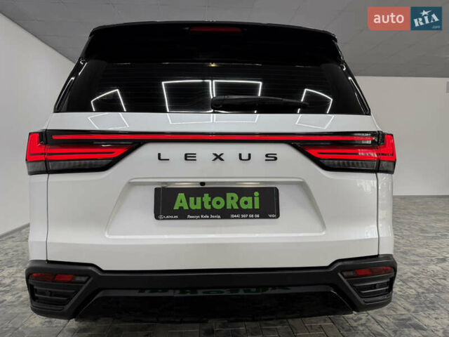 Белый Лексус ЛХ, объемом двигателя 3.35 л и пробегом 50 тыс. км за 114900 $, фото 4 на Automoto.ua