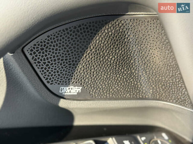 Лексус ЛХ 2022 у Києві на Automoto.ua Білий Лексус ЛХ, об'ємом двигуна 3.5 л та пробігом 33 тис. км за 113500 $, фото 51 на Automoto.ua