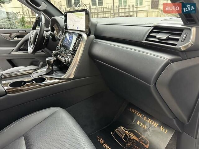 Белый Лексус ЛХ, объемом двигателя 3.35 л и пробегом 12 тыс. км за 120500 $, фото 67 на Automoto.ua