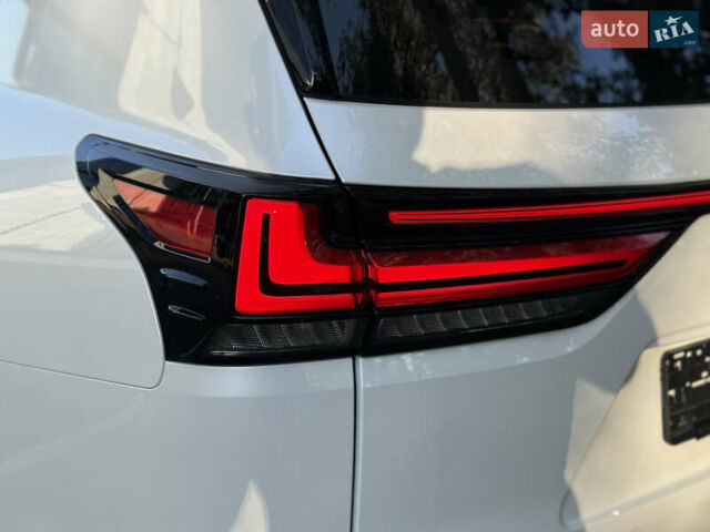Лексус ЛХ 2022 у Києві на Automoto.ua Білий Лексус ЛХ, об'ємом двигуна 3.5 л та пробігом 33 тис. км за 113500 $, фото 15 на Automoto.ua