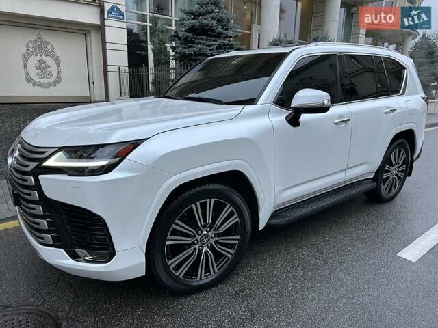 Белый Лексус ЛХ, объемом двигателя 3.45 л и пробегом 20 тыс. км за 127500 $, фото 2 на Automoto.ua