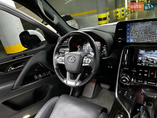 Лексус ЛХ 2022 в Киеве на Automoto.ua Белый Лексус ЛХ, объемом двигателя 3.45 л и пробегом 15 тыс. км за 117500 $, фото 82 на Automoto.ua