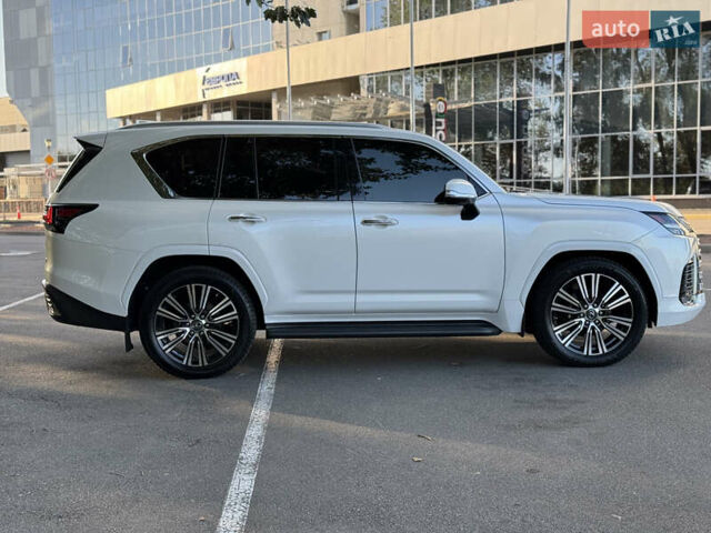 Лексус ЛХ 2022 у Києві на Automoto.ua Білий Лексус ЛХ, об'ємом двигуна 3.5 л та пробігом 33 тис. км за 113500 $, фото 16 на Automoto.ua