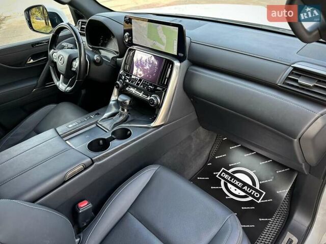 Білий Лексус ЛХ, об'ємом двигуна 3.35 л та пробігом 37 тис. км за 114900 $, фото 60 на Automoto.ua