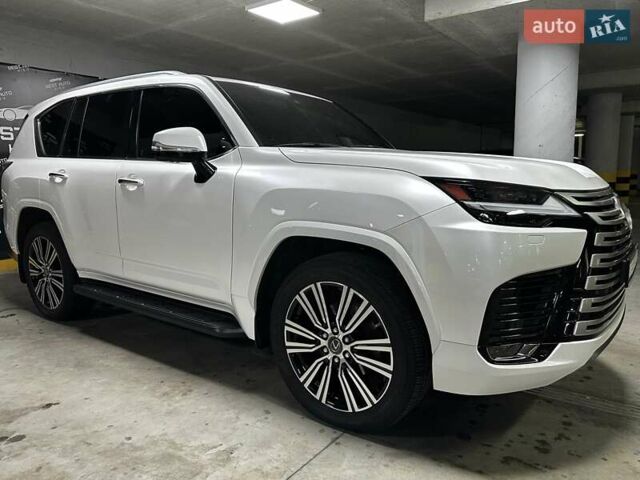 Лексус ЛХ 2022 в Киеве на Automoto.ua Белый Лексус ЛХ, объемом двигателя 3.45 л и пробегом 15 тыс. км за 117500 $, фото 4 на Automoto.ua