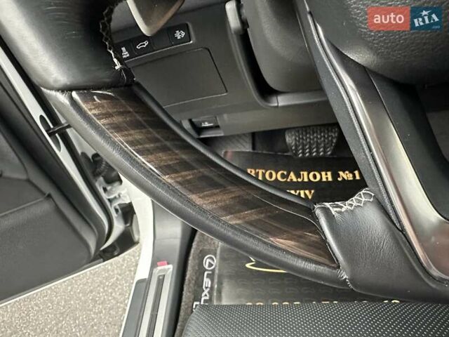 Белый Лексус ЛХ, объемом двигателя 3.35 л и пробегом 12 тыс. км за 120500 $, фото 45 на Automoto.ua