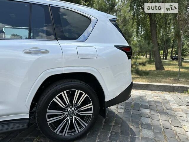 Лексус ЛХ 2022 в Киеве на Automoto.ua Белый Лексус ЛХ, объемом двигателя 3.45 л и пробегом 1 тыс. км за 124999 $, фото 10 на Automoto.ua