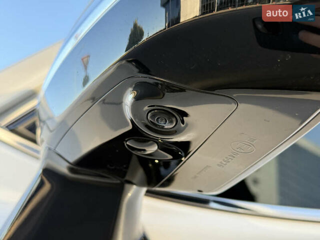 Лексус ЛХ 2022 у Києві на Automoto.ua Білий Лексус ЛХ, об'ємом двигуна 3.5 л та пробігом 33 тис. км за 113500 $, фото 21 на Automoto.ua