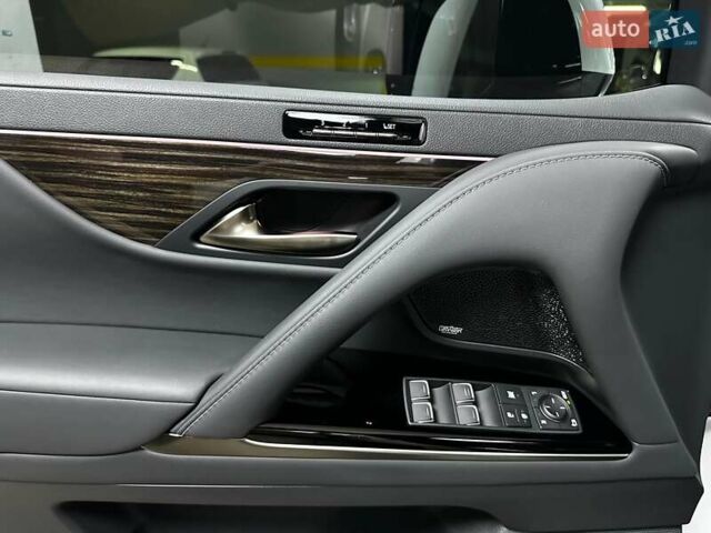Лексус ЛХ 2022 в Киеве на Automoto.ua Белый Лексус ЛХ, объемом двигателя 3.45 л и пробегом 15 тыс. км за 117500 $, фото 35 на Automoto.ua