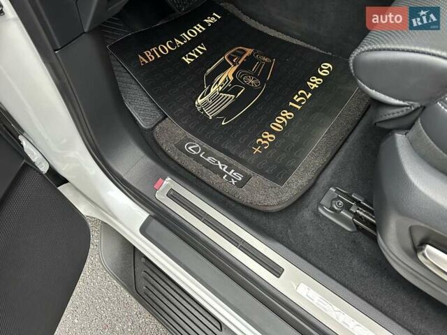 Белый Лексус ЛХ, объемом двигателя 3.35 л и пробегом 12 тыс. км за 120500 $, фото 37 на Automoto.ua