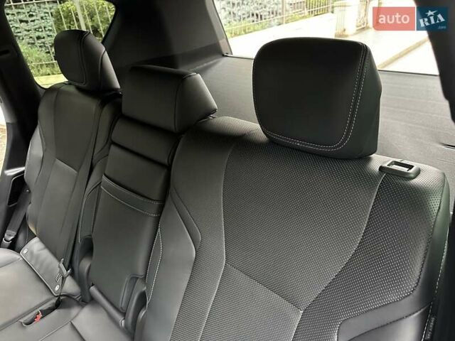 Белый Лексус ЛХ, объемом двигателя 3.35 л и пробегом 12 тыс. км за 120500 $, фото 78 на Automoto.ua