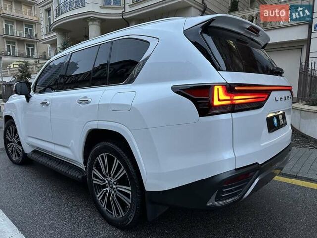 Белый Лексус ЛХ, объемом двигателя 3.45 л и пробегом 20 тыс. км за 127500 $, фото 96 на Automoto.ua