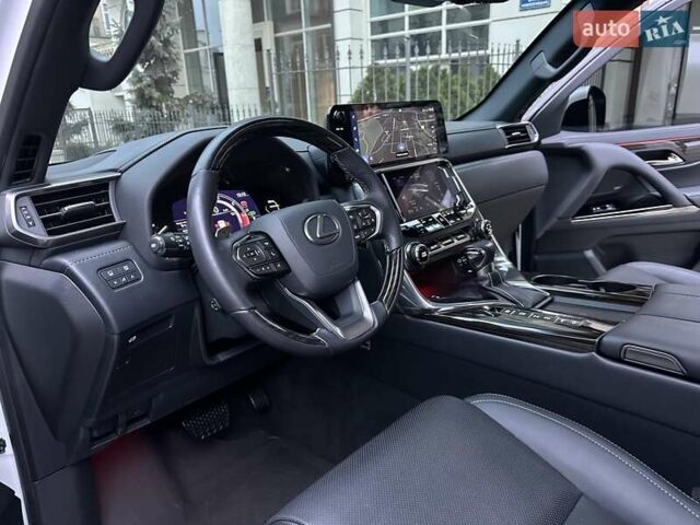 Белый Лексус ЛХ, объемом двигателя 3.45 л и пробегом 20 тыс. км за 127500 $, фото 30 на Automoto.ua