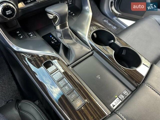 Білий Лексус ЛХ, об'ємом двигуна 3.45 л та пробігом 19 тис. км за 124900 $, фото 44 на Automoto.ua
