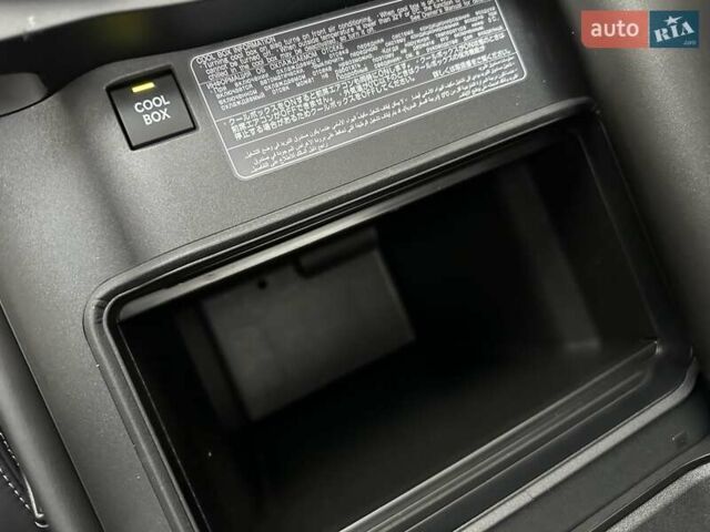 Белый Лексус ЛХ, объемом двигателя 3.35 л и пробегом 12 тыс. км за 120500 $, фото 52 на Automoto.ua