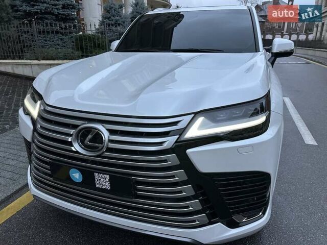 Белый Лексус ЛХ, объемом двигателя 3.45 л и пробегом 20 тыс. км за 127500 $, фото 89 на Automoto.ua