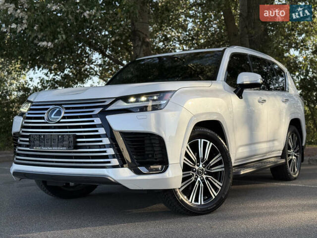Лексус ЛХ 2022 у Києві на Automoto.ua Білий Лексус ЛХ, об'ємом двигуна 3.5 л та пробігом 33 тис. км за 113500 $, фото 1 на Automoto.ua