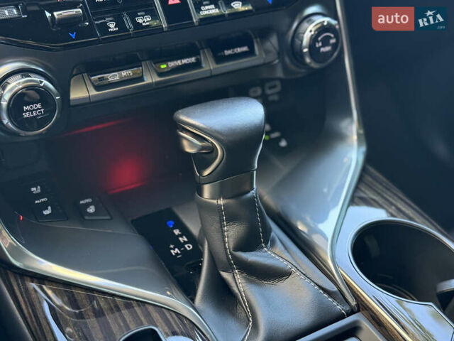 Лексус ЛХ 2022 у Києві на Automoto.ua Білий Лексус ЛХ, об'ємом двигуна 3.5 л та пробігом 33 тис. км за 113500 $, фото 35 на Automoto.ua