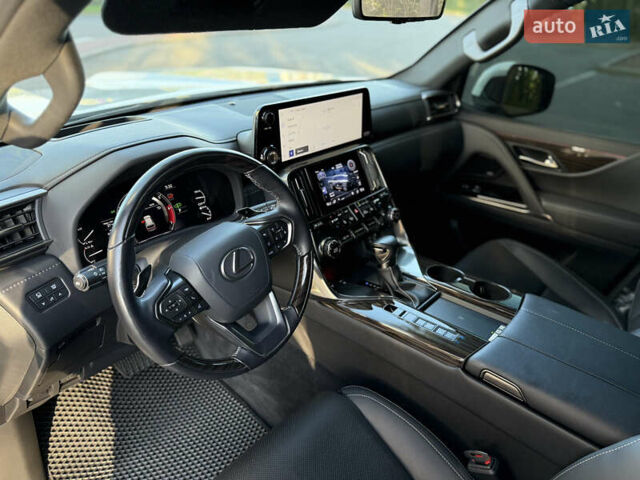 Лексус ЛХ 2022 у Києві на Automoto.ua Білий Лексус ЛХ, об'ємом двигуна 3.5 л та пробігом 33 тис. км за 113500 $, фото 29 на Automoto.ua