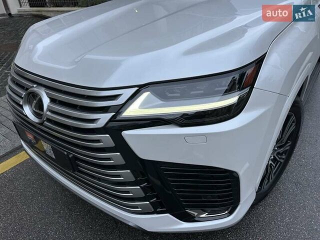 Белый Лексус ЛХ, объемом двигателя 3.45 л и пробегом 20 тыс. км за 127500 $, фото 13 на Automoto.ua