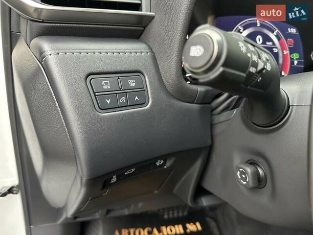 Белый Лексус ЛХ, объемом двигателя 3.35 л и пробегом 12 тыс. км за 120500 $, фото 46 на Automoto.ua