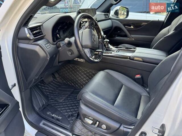 Белый Лексус ЛХ, объемом двигателя 3.45 л и пробегом 17 тыс. км за 121500 $, фото 22 на Automoto.ua